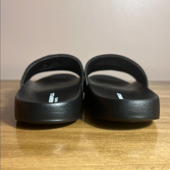 Karl Lagerfeld Pool Slides - Picture 6 of 8